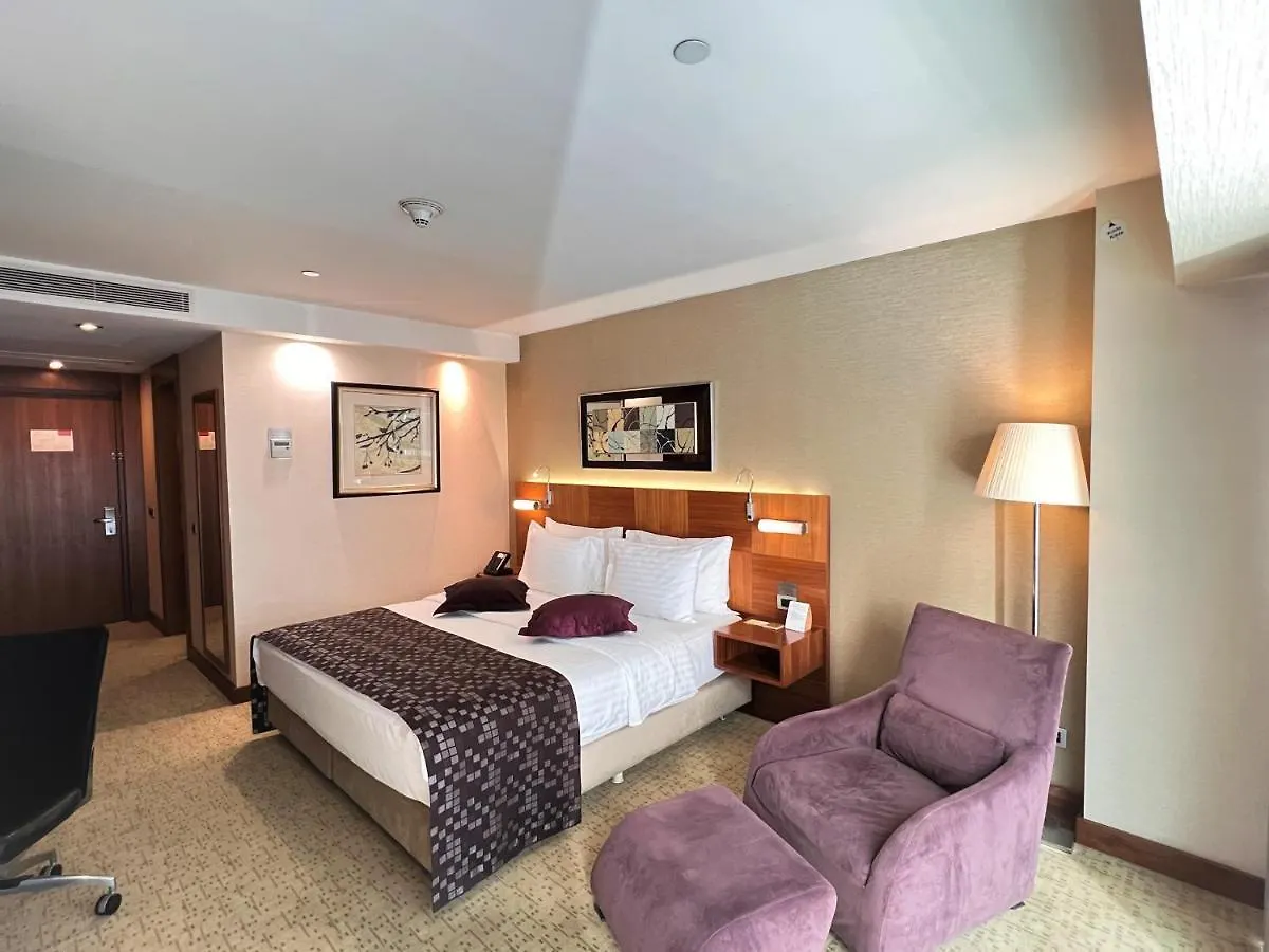 Hotel Crowne Plaza Istanbul Harbiye By Ihg