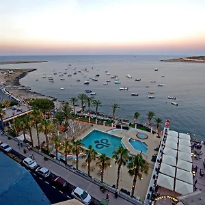 **** Otel Qawra Palace & Malta