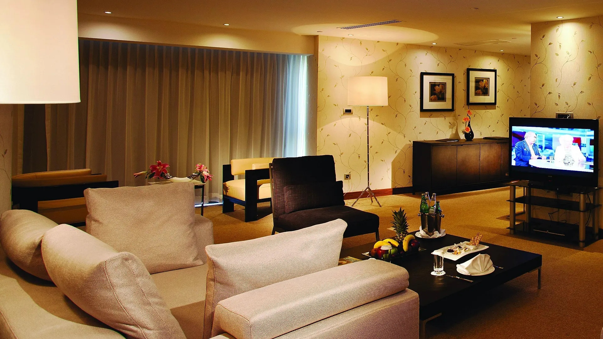 Hotel Crowne Plaza Istanbul Harbiye By Ihg