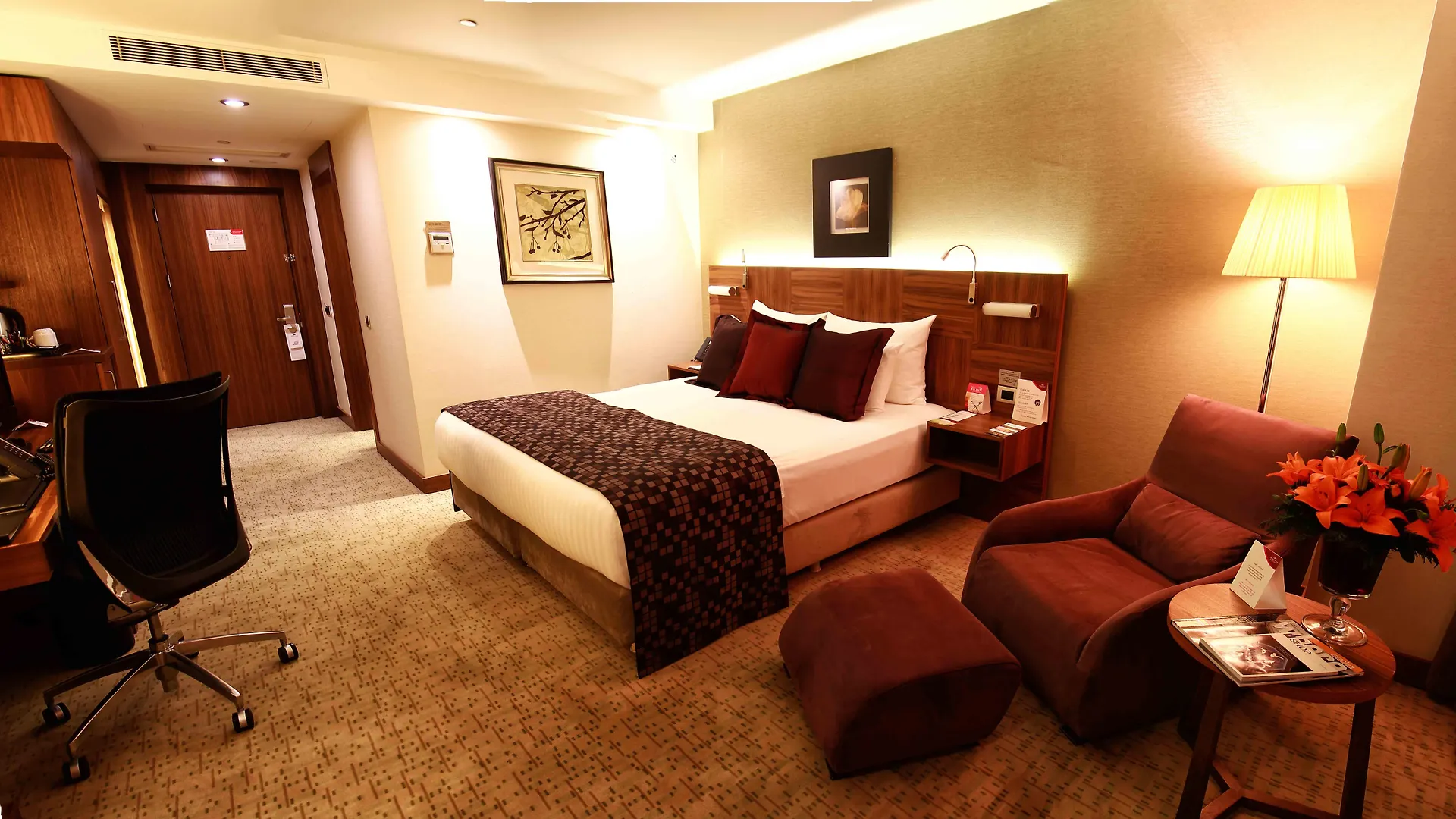 Hotel Crowne Plaza Istanbul Harbiye By Ihg